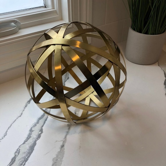 THRESHOLD BRASS DECORATIVE ORB - Picture 6 of 6